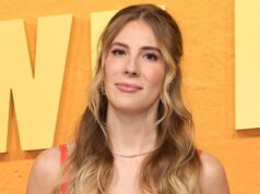 Emily Henry aborda críticas ao elenco de ‘Beach Read’ Emily Henry aborda críticas ao elenco de 'Beach Read'