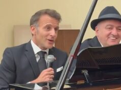 Emmanuel Macron massacra La Bohème cantando junto com líderes armênios Emmanuel Macron deixou os convidados se contorcendo depois de começar a cantar em um jantar oficial na Armênia, iniciando uma cantoria estranha junto com os líderes do país