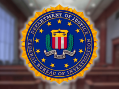 Empreiteiro do Departamento de Justiça condenado após apostar em procedimentos de fraude telefônica do governo Selo do FBI exibido dentro do tribunal durante investigação de fraude federal envolvendo esquema de jogos de azar e roubo de telefone de empreiteiro do Departamento de Justiça