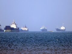 Enquanto EUA e Irã avaliam acordo de paz, marítimos retidos esperam no limbo O navio MSC Francesca é visto durante a apreensão pelo IRGC no Estreito de Ormuz, Irã, nesta imagem obtida pela Reuters em 24 de abril de 2026. Meysam Mirzadeh/Tasnim/WANA (Agência de Notícias da Ásia Ocidental) via REUTERS ATENÇÃO EDITORES - ESTA FOTO FOI FORNECIDA POR TERCEIROS