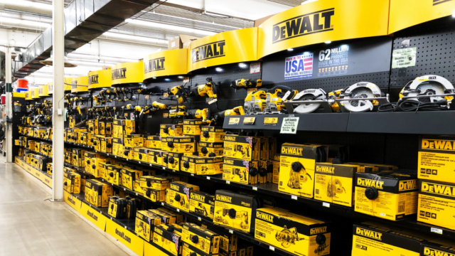 Essas ferramentas DeWalt têm até 54% de desconto durante uma venda antecipada do Memorial Day na Home Depot
