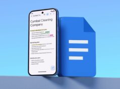 Esses hacks simples do Google Docs resolveram o atrito de escrever no meu telefone Ícone do Google Docs sendo revelado por um pano azul, cercado por um ícone de microfone vermelho, uma tag de usuário de tela inteligente e o logotipo do Planilhas Google.