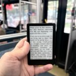 Este minúsculo e-reader magnético pode impedir você de rolar a destruição