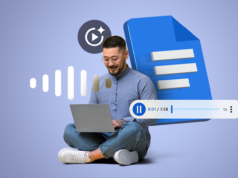 Este pequeno recurso do Google Docs muda a forma como lido com arquivos longos Um smartphone com o logotipo do Google Docs, ícone de microfone, balão de comentários e ícone de engrenagem em um fundo azul