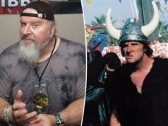 Estrela de ‘A Vingança dos Nerds’, Donald Gibb morre aos 71 anos Estrela de 'A Vingança dos Nerds', Donald Gibb morre aos 71 anos