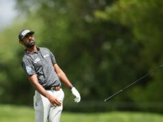 Estrela do golfe atingida com penalidade ‘bizarra’ durante o campeonato PGA Theegala was hit with a bizarre punishment.