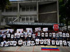 Estudantes em Caracas exigem libertação de presos políticos Estudantes em Caracas exigem libertação de presos políticos