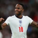 Ex-astro inglês Raheem Sterling é preso por suspeita de dirigir drogas