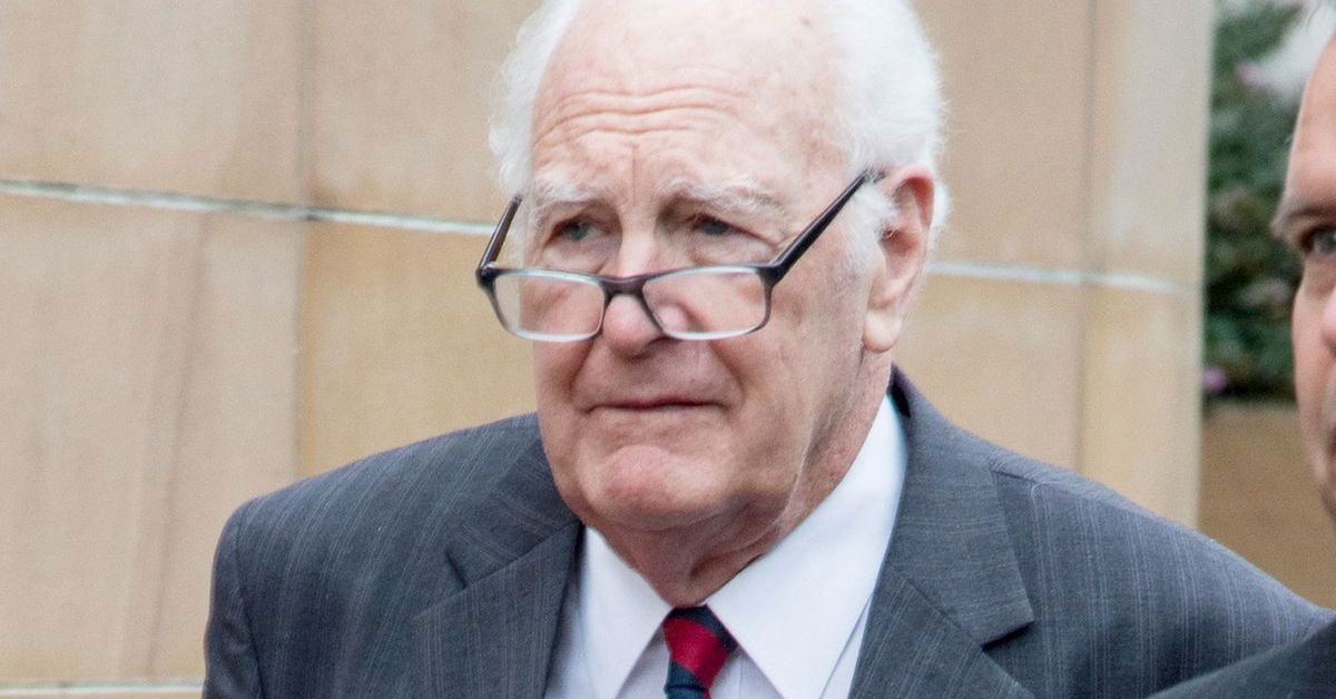 Ex-governador-geral e bispo anglicano aposentado Peter Hollingworth.