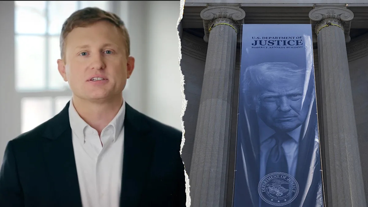 Zach Dembo, à esquerda, ao lado de uma imagem do presidente Donald Trump pendurada em frente ao prédio do Departamento de Justiça em Washington, DC