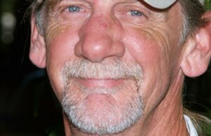 Ex-vocalista do Santana Alex Ligertwood morre aos 79 anos Ex-vocalista do Santana Alex Ligertwood morre aos 79 anos