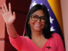 Exclusivo da AP: Administração Trump diz aos promotores para renunciarem ao líder da Venezuela, dizem fontes Exclusivo da AP: Administração Trump diz aos promotores para renunciarem ao líder da Venezuela, dizem fontes