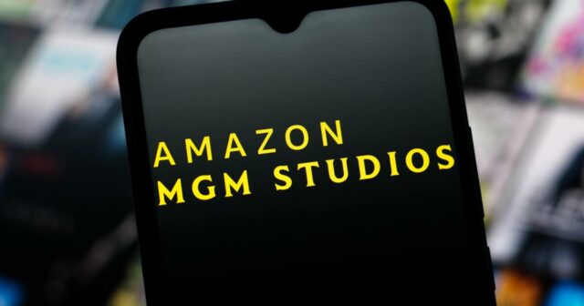 Executivo da Amazon MGM Studios solicitou propinas para contratos de pós-produção, alega ação judicial
