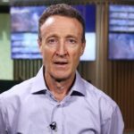 O presidente-executivo interino do Bureau, Dr. Peter Stone, defendeu esta tarde o layout do site, mas se comprometeu a fazer melhorias na experiência do usuário.