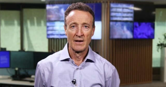 O presidente-executivo interino do Bureau, Dr. Peter Stone, defendeu esta tarde o layout do site, mas se comprometeu a fazer melhorias na experiência do usuário.