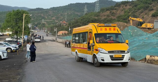 Explosão de gás em mina de carvão na China mata Uma explosão de gás numa mina de carvão na província de Shanxi, no norte da China, matou pelo menos 82 pessoas, informou a imprensa estatal no sábado e depois de dezenas terem ficado presas no subsolo.