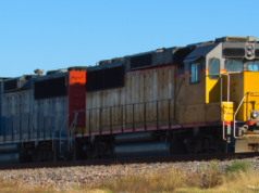 FONTE: Pelo menos seis migrantes mortos encontrados em Trainyard perto da fronteira com o Texas FONTE: Pelo menos seis migrantes mortos encontrados em Trainyard perto da fronteira com o Texas