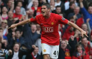Federico Macheda está em ótima forma em uma batalha crucial para evitar o rebaixamento da Superliga Grega Federico Macheda está em ótima forma em uma batalha crucial para evitar o rebaixamento da Superliga Grega