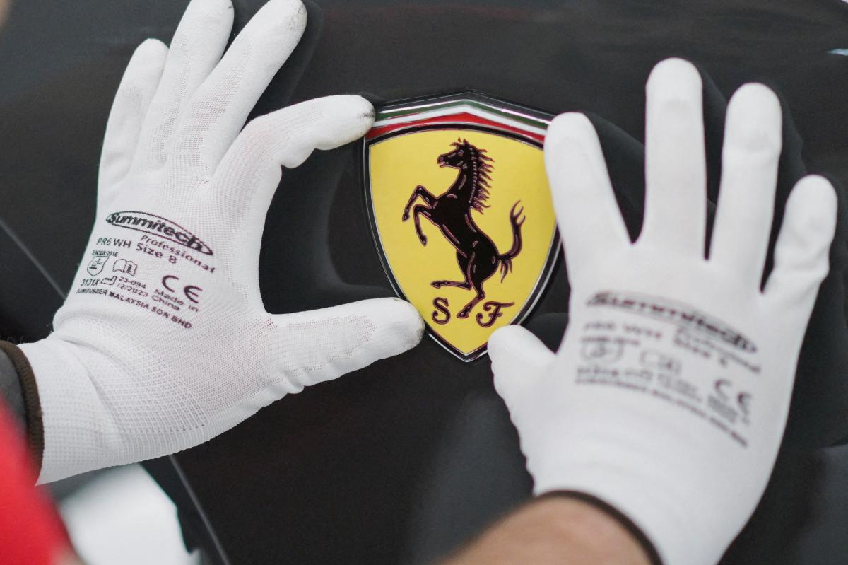 Ferrari lançará carro elétrico Luce de US$ 586.000 enquanto rivais pisam nos freios dos EVs