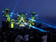 ‘Festa livre’ ilegal em instalação militar francesa atrai até 40 mil ravers 'Festa livre' ilegal em instalação militar francesa atrai até 40 mil ravers