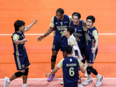 Finais de vôlei masculino da UAAP: NU se reúne para roubar o jogo 1 contra FEU NU Bulldogs comemora um ponto contra FEU Tamaraws nas finais do vôlei masculino da temporada 88 da UAAP