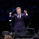 Finalmente, a Filarmônica de Los Angeles nomeia seu próximo diretor musical