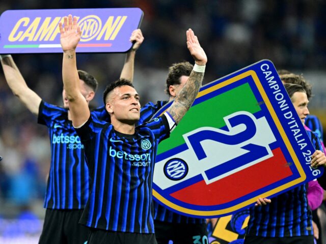 Futebol Futebol - Série A - Inter de Milão x Parma - San Siro, Milão, Itália - 3 de maio de 2026 Marcus Thuram, do Inter de Milão, comemora seu primeiro gol REUTERS/Daniele Mascolo