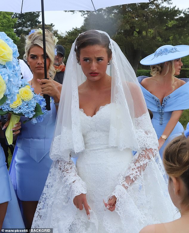 'Foi muito para Molly-Mae...': Como os insiders temem que uma Venezuela Fury após seu casamento com Noah Price na Capela Real de São João Batista na Ilha de Man