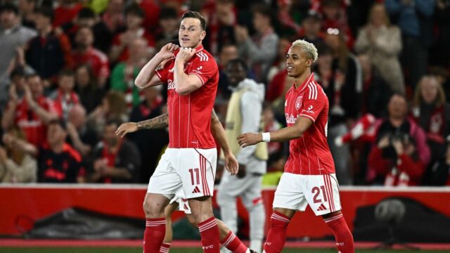 Forest vence Villa na primeira mão da semifinal da Liga Europa; Palace vence a partida fora de casa da Conference League
