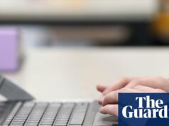Fórum de suicídio na Internet com sede nos EUA, implicado em 160 mortes, multado em £ 950.000 Fórum de suicídio na Internet com sede nos EUA, implicado em 160 mortes, multado em £ 950.000