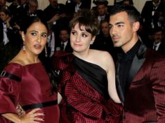 Fotobombas! Propostas! Veja os momentos mais engraçados do Met Gala ao longo dos anos Fotobombas! Propostas! Veja os momentos mais engraçados do Met Gala ao longo dos anos