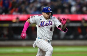 Francisco Alvarez sai do jogo no início da última preocupação com lesão do Mets O apanhador do New York Mets, Francisco Alvarez (4), eliminou o homem da terceira base do Detroit Tigers, Colt Keith (33), em uma jogada na base, encerrando a quinta entrada.