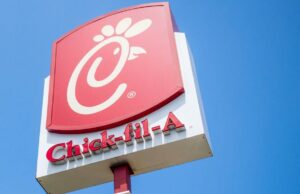 Franqueado Chick-fil-A processado pelo governo dos EUA por discriminação religiosa Franqueado Chick-fil-A processado pelo governo dos EUA por discriminação religiosa