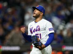 Freddy Peralta sentindo ‘muitas emoções’ antes do primeiro início da Subway Series com o Mets Freddy Peralta nº 51 do New York Mets reage após uma jogada.