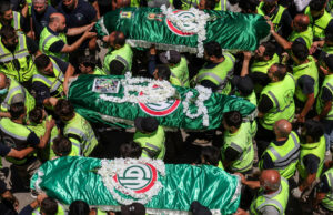 Funerais para médicos mortos em ataques aéreos israelenses no sul do Líbano Funerais para médicos mortos em ataques aéreos israelenses no sul do Líbano