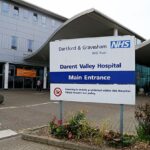 O bloco oeste do Darent Valley Hospital em Kent, que representa cerca de metade do local, está sem água encanada desde terça-feira, 28 de abril.