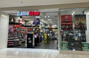 GameStop (sim, aquele GameStop) quer comprar o eBay por US$ 56 bilhões GameStop (sim, aquele GameStop) quer comprar o eBay por US$ 56 bilhões