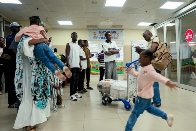 Gana acolhe cidadãos evacuados da África do Sul Gana acolhe cidadãos evacuados da África do Sul