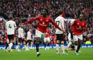Gary Lineker aponta para ‘evidência absoluta’ da mudança ‘dura’ de Kobbie Mainoo após a vitória do Man Utd sobre o Liverpool Gary Lineker aponta para 'evidência absoluta' da mudança 'dura' de Kobbie Mainoo após a vitória do Man Utd sobre o Liverpool