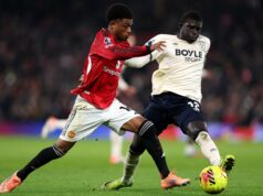 Gary Neville destacou El Hadji Malick Diouf por dificuldades contra o Man Utd no início desta temporada em meio a novas ligações de transferência Gary Neville destacou El Hadji Malick Diouf por dificuldades contra o Man Utd no início desta temporada em meio a novas ligações de transferência