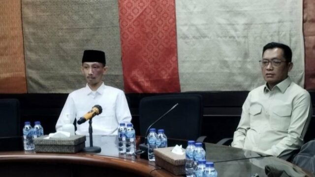 Gerindra Sidang Anggota DPRD Jember Achmad Syahri yang Viral Main Game e Merokok saat Rapat

