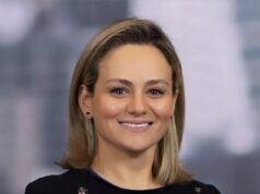 Glamouroso executivo do JP Morgan acusado de transformar um corretor casado em seu escravo sexual no escritório: alegações de aumento de viagra e litania de atos obscenos forçados que o fizeram chorar Lorna Hajdini, 37, diretora executiva da divisão Leveraged Finance do JPMorgan Chase, ainda não respondeu publicamente ao processo