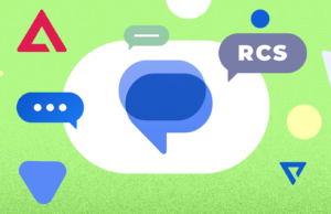 Google e Apple finalmente consertaram a pior coisa sobre enviar mensagens de texto para um iPhone Uma mulher animada segurando um smartphone, cercada por recursos flutuantes do Mensagens do Google, como balões de bate-papo, emojis e uma mensagem de voz