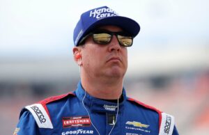 Governador da Carolina do Norte ordena bandeiras com meio mastro em homenagem a Kyle Busch O CEO da NASCAR, Steve ODonnell, faz os primeiros comentários desde a morte de Kyle Busch