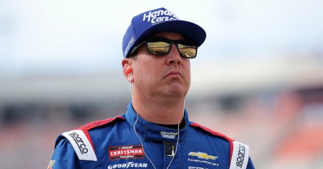 Governador da Carolina do Norte ordena bandeiras com meio mastro O CEO da NASCAR, Steve ODonnell, faz os primeiros comentários desde a morte de Kyle Busch