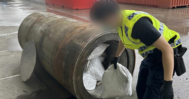 Grande carga de drogas encontrada escondida dentro de máquinas no porto australiano
