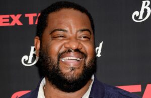 Grizz Chapman, ator de ’30 Rock’ que recebeu transplante de rim de um fã, morre aos 52 anos Grizz Chapman, ator de '30 Rock' que recebeu transplante de rim de um fã, morre aos 52 anos
