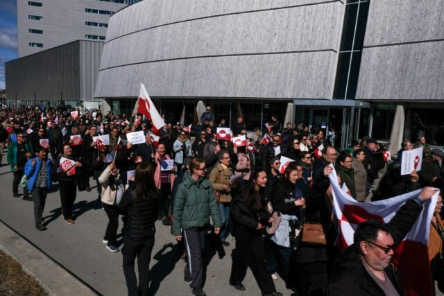 Groenlandeses protestam contra abertura de novo consulado dos EUA em Groenlandeses protestam contra abertura de novo consulado dos EUA em Nuuk
