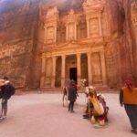 Guerra EUA-Israel contra o Irã deixa Petra, na Jordânia, quase vazia de turistas