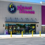 Gymgoer afirma que funcionária da Planet Fitness a chamou de 'transfóbica' depois que ela denunciou homem no banheiro feminino
